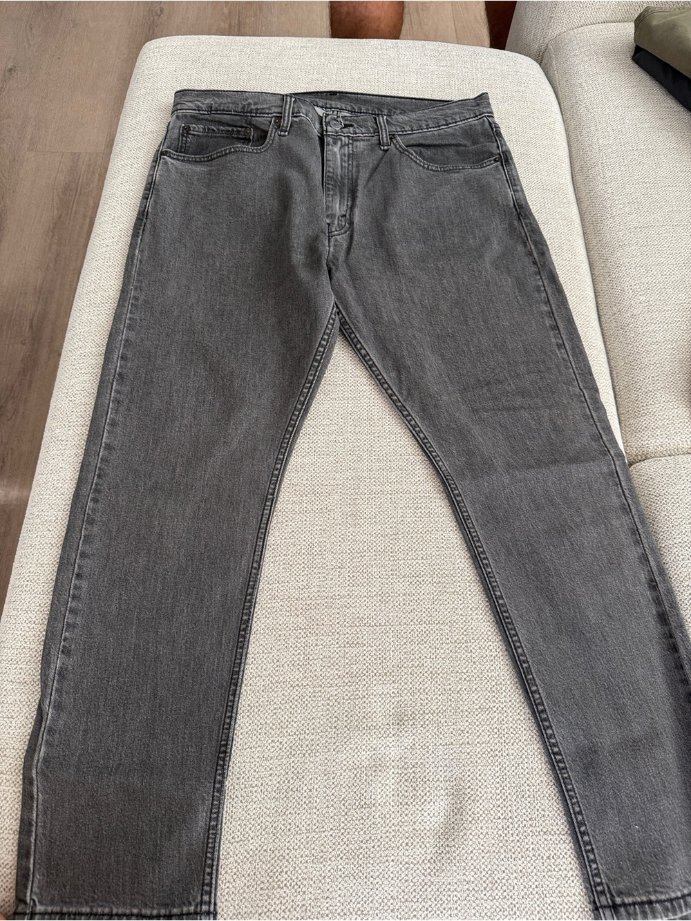 Levi's Men's Charcoal Slim Jeans with Red Tab - Picture 2 of 2
